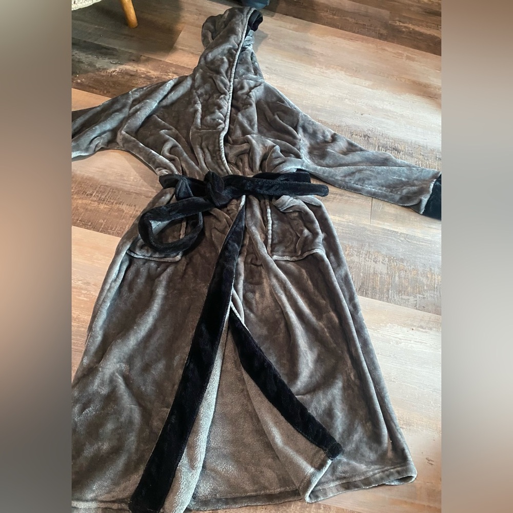 Lotus Linen Luxurious Gray and Black Women's Robe